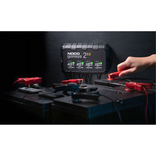 Chargeur de batterie 4 sorties de 8 A Genius 2X4 Cam Industrial