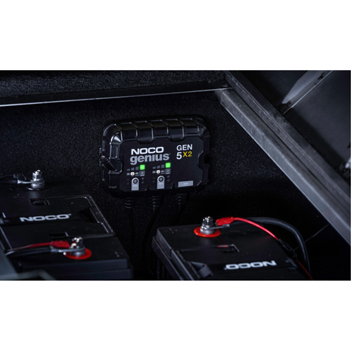 Chargeur de batterie embarqu&eacute; &agrave; 2 sorties de 10 amp&egrave;res Gen5X2 Genius Cam Industrial