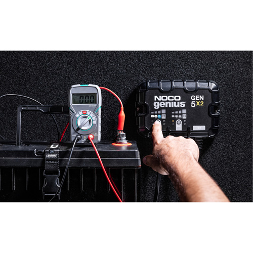 Chargeur de batterie embarqu&eacute; &agrave; 2 sorties de 10 amp&egrave;res Gen5X2 Genius Cam Industrial