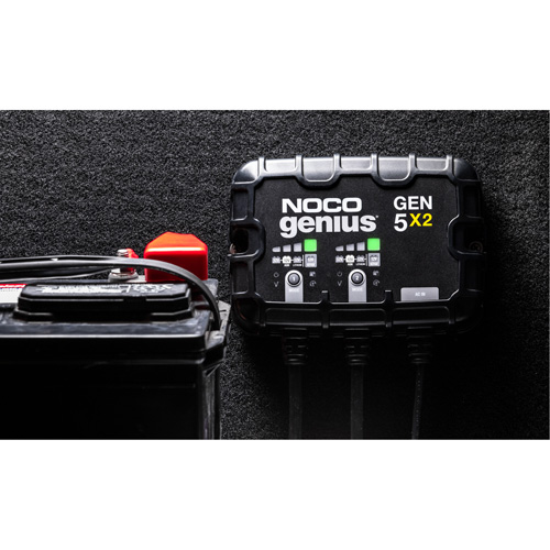 Chargeur de batterie embarqu&eacute; &agrave; 2 sorties de 10 amp&egrave;res Gen5X2 Genius Cam Industrial