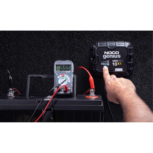 Chargeur de batterie embarqu&eacute; &agrave; 1 sortie de 10 amp&egrave;res GenPro10X1 Genius Cam Industrial