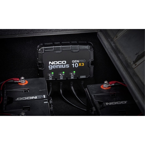 Chargeur de batterie embarqu&eacute; &agrave; 3 sorties de 30 amp&egrave;res GenPro10X3 Genius Cam Industrial