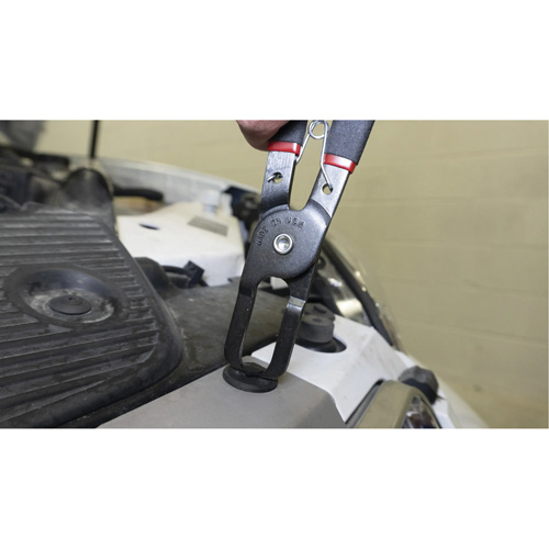 Pince pour chevilles de retenue avec poign&eacute;es bi-mati&egrave;re Cam Industrial