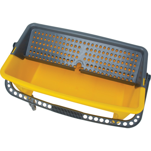 Seau et essoreuse pour vadrouille en microfibres, Passoire, 11 gal. US (44 pintes), Jaune Cam Industrial