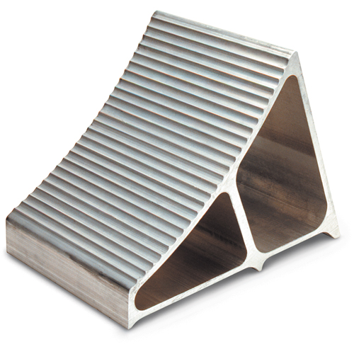 Cales-roue en aluminium, 7" la x 11-1/2" p x 8" h Cam Industrial