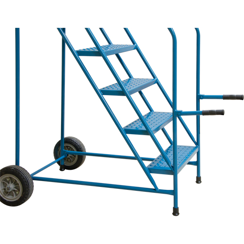 Escabeau roulant avec rails pour acc&egrave;s &agrave; une remorque, 4 marches, Largeur de la marche 22", Hauteur de la plateforme 37", Acier Cam Industrial
