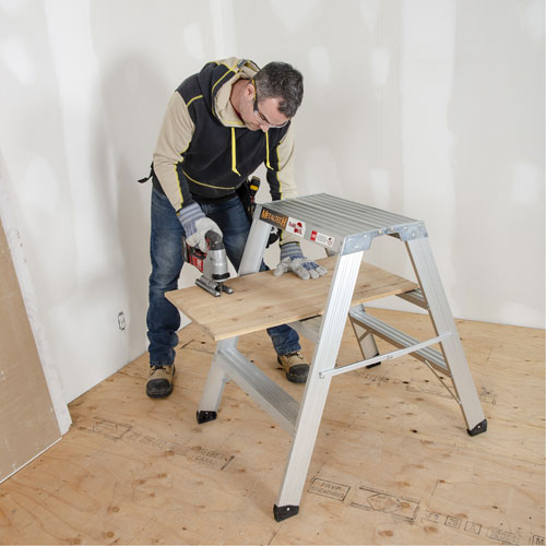 Poste de travail chevalet de sciage portatif, Cadre Aluminium, 12-1/4" p x 36" h Cam Industrial