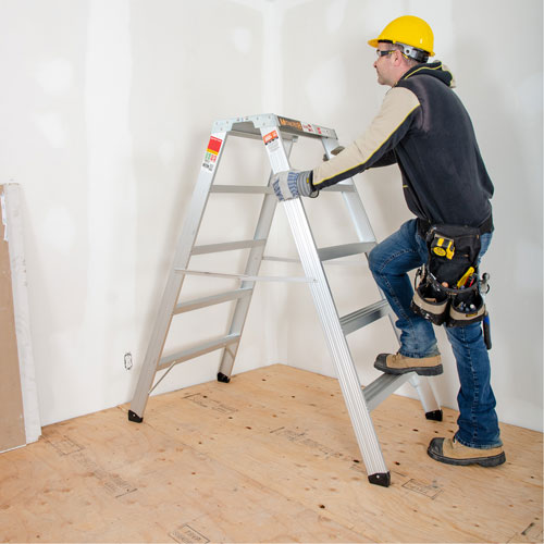 Poste de travail chevalet de sciage portatif, Cadre Aluminium, 12-1/4" p x 56" h Cam Industrial