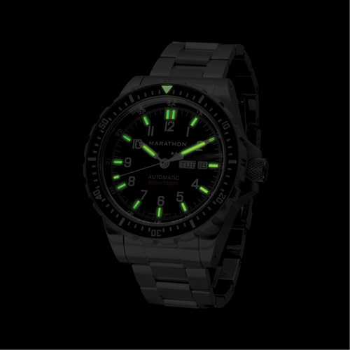 Tr&egrave;s grande montre automatique avec jour/date avec bracelet en acier inoxydable, Num&eacute;rique, &agrave; piles, 46 mm, Argent Cam Industrial