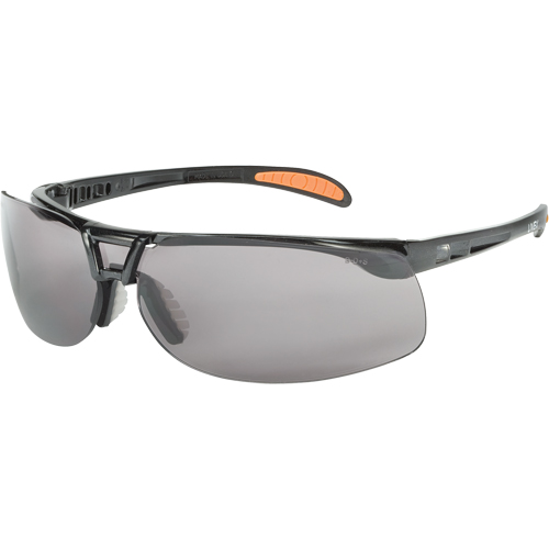 Lunettes de s&eacute;curit&eacute; Uvex Prot&eacute;g&eacute; Ultra-Dura, Lentille Grise/fum&eacute;e, Antibu&eacute;e/Anti-&eacute;gratignures, ANSI Z87+/R&eacute;pond ou surpasse la norme CSA Z94.3 Cam Industrial