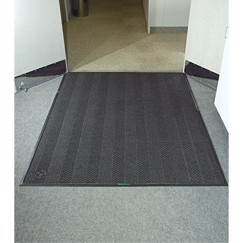 Tapis WaterHog Max Classic &agrave; motif chevrons, Essuie-pieds/grattoir, 3' x 20' x 3/8", Cendre grise Cam Industrial