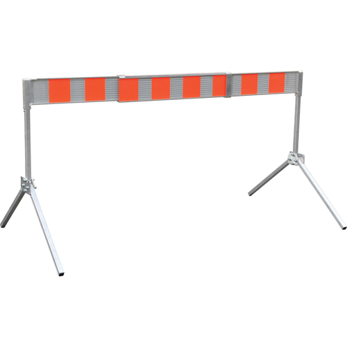 Barricade de rue, En A, 6' lo x 5-1/2" h, Orange/Blanc Cam Industrial