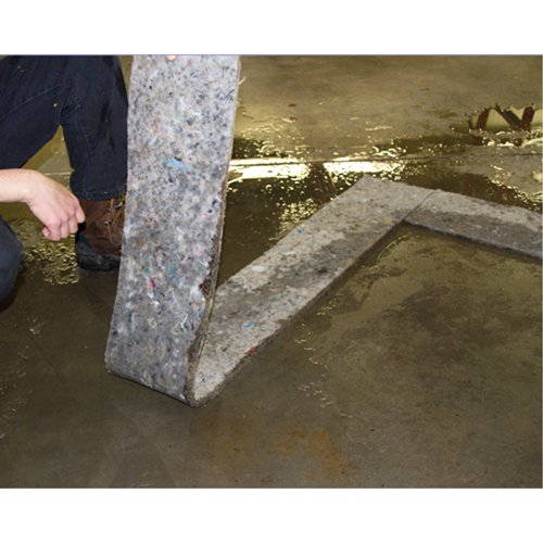 Spilltration Husky Strips, Oil Only, 64" x 8", 4 gal. Absorbancy Cam Industrial