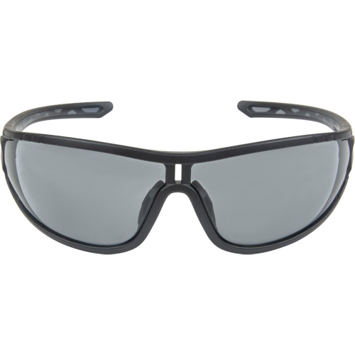 Lunettes de s&eacute;curit&eacute; de s&eacute;rie Z3000, Lentille Grise/fum&eacute;e, Antibu&eacute;e/Anti-&eacute;gratignures, ANSI Z87+/R&eacute;pond ou surpasse la norme CSA Z94.3 Cam Industrial