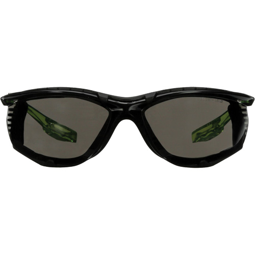 Lunettes de s&eacute;curit&eacute; de s&eacute;rie Solus CCS, Lentille Gris, Antibu&eacute;e/Anti-&eacute;gratignures, R&eacute;pond ou surpasse la norme CSA Z94.3 Cam Industrial