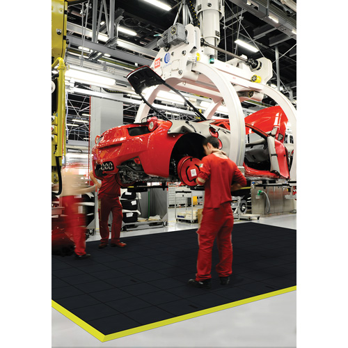 Tapis antifatigue &agrave; imbrication Cushion-Ease, Rugueux, 3' x 3' x 3/4", Noir, Caoutchouc naturel Cam Industrial