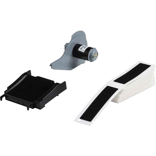 &eacute;tiquettes sur&eacute;lev&eacute;s pour panneaux, Polyester, 1" lo x 4" h, Noir Cam Industrial