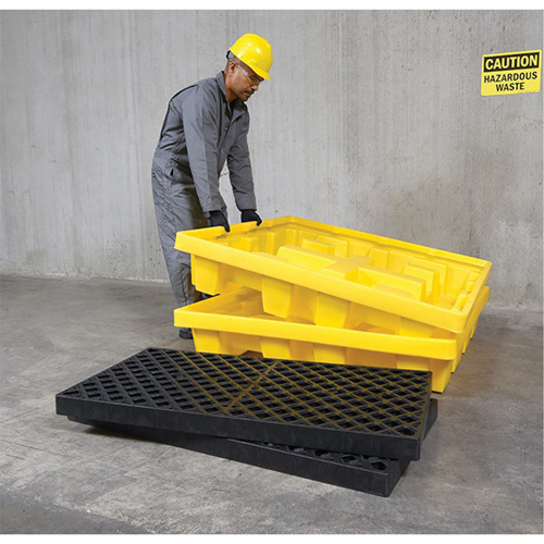 Ultra-Spill Pallet emboitable, 4 barils, Capacit&eacute; de d&eacute;versement 66 gal. US, 51" x 51" x 10" Cam Industrial
