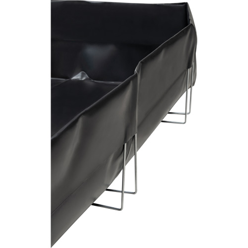 Berme &agrave; support en fil m&eacute;tallique, Capacit&eacute; 748 gal. US, 10' la x 10' lo x 12" h, Support en L Cam Industrial