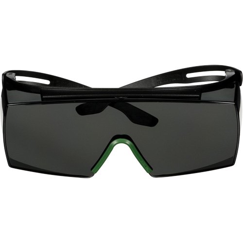 Lunettes de s&eacute;curit&eacute; SecureFit s&eacute;rie 3700 SF3730AS-BLK, Lentille Gris/IR 3.0, Anti-&eacute;gratignures, ANSI Z87+/R&eacute;pond ou surpasse la norme CSA Z94.3 Cam Industrial