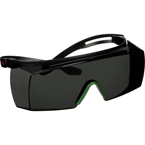 Lunettes de s&eacute;curit&eacute; SecureFit s&eacute;rie 3700 SF3730AS-BLK, Lentille Gris/IR 3.0, Anti-&eacute;gratignures, ANSI Z87+/R&eacute;pond ou surpasse la norme CSA Z94.3 Cam Industrial