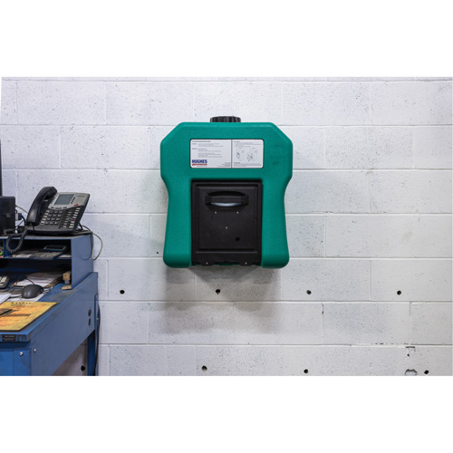 Poste de douche oculaire portable autonome, Aliment&eacute; par gravit&eacute;, Capacit&eacute; 16 gal., Conformit&eacute; ANSI Z358.1 Cam Industrial