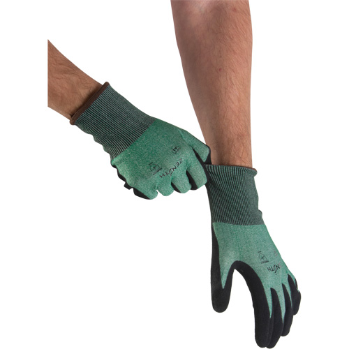Gants l&eacute;gers et haute dext&eacute;rit&eacute; r&eacute;sistants &agrave; la coupe, Taille 11, Calibre 21, Rev&ecirc;tement Mousse de nitrile, Enveloppe en Acier inoxydable/PEHP, ASTM ANSI niveau A3 Cam Industrial