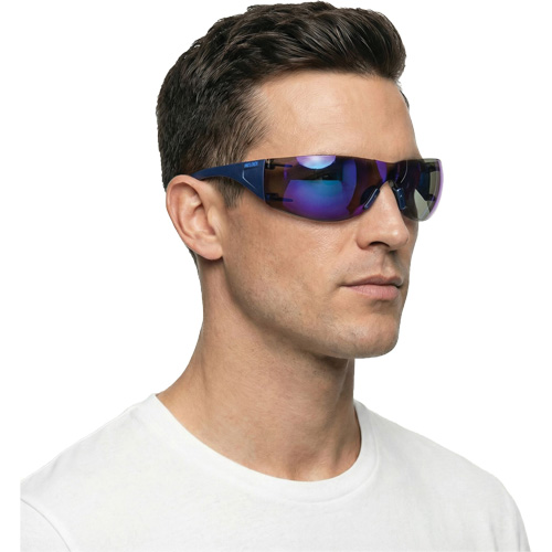 Lunettes de s&eacute;curit&eacute; Adapt Lite, Lentille Miroir bleu, Antibu&eacute;e/Anti-&eacute;gratignures, ANSI Z87+/R&eacute;pond ou surpasse la norme CSA Z94.3 Cam Industrial