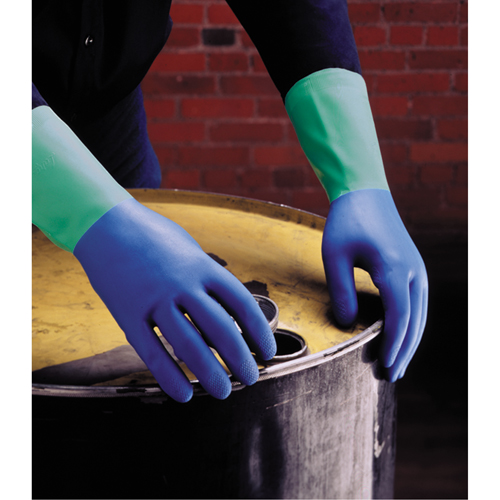 Gants Protector, Taille 6/Petit/6,5, 13" lo, Nitrile/Latex de caoutchouc, Doublure en Ouat&eacute;e, 28 mils Cam Industrial