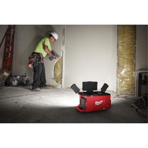 M18 Packout Light/Charger, LED, 3000 Lumens Cam Industrial