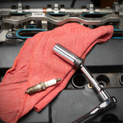 Douille magn&eacute;tique pivotante &agrave; six pans pour bougie d'allumage  Cam Industrial