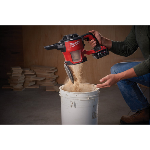 Aspirateur compact M18 (outil seulement), 18 V, Capacit&eacute; 0,3 gal. Cam Industrial