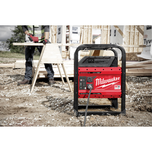 Bloc d'alimentation MX Fuel Carry-On, 1800 W/3600 W, Lithium-ion, 20-4/5" ha x 12" la x 15" p x 49,7 lb Cam Industrial