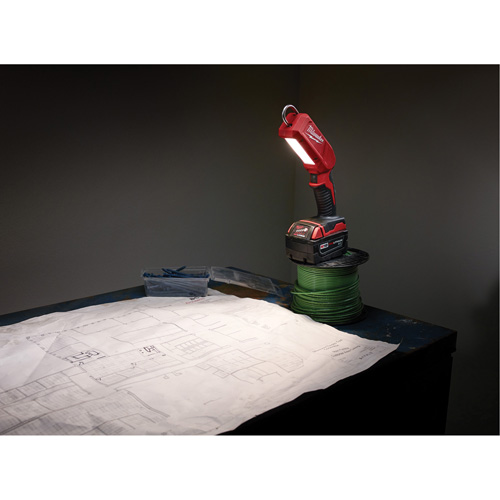 B&acirc;ton lumineux M18, Crochet, Rechargeable, 300 lumens Cam Industrial