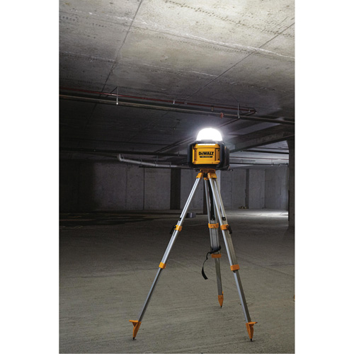 Baladeuse polyvalent sans fil Tool Connect 20V Max, DEL, 5000 lumens, Boîtier en Plastique Cam Industrial