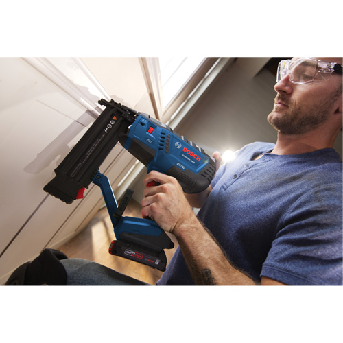 Brushless 18-Gauge Brad Nailer Kit with Standard Power Battery, 18 V, Lithium-Ion Cam Industrial