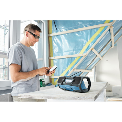 Compact Jobsite Radio with Bluetooth&reg; 5.0, Lithium-Ion, 18 V Cam Industrial