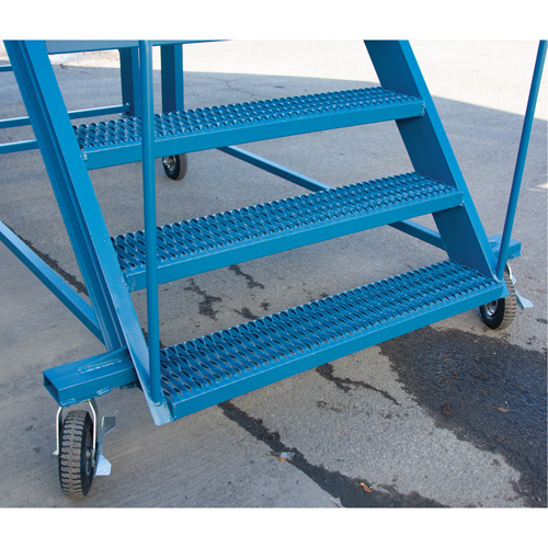 Snow Ladder, Steel, 10 Steps, 99" H, 85-1/2" D, 48" Step, Serrated Cam Industrial
