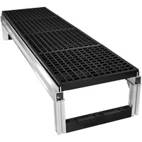 Trousse de plateforme de travail modulaire en aluminium &agrave; drainage ouvert FOUNDATION, 18" la x 72" pr, Capacit&eacute; de 400 lb, Enti&egrave;rement soud&eacute; Cam Industrial