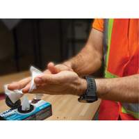 Lingettes nettoyantes extra-larges, 80 lingettes, 8" x 8" Cam Industrial