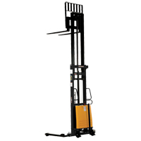 Gerbeur pour chariot &eacute;l&eacute;vateur, Fonctionnement &eacute;lectrique, Capacit&eacute; 2000 lb, Lev&eacute;e max 137" Cam Industrial