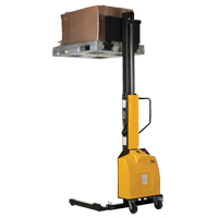 Gerbeur motoris&eacute; avec m&acirc;t &eacute;troit, Fonctionnement &eacute;lectrique, Capacit&eacute; 1500 lb, Lev&eacute;e max 98" Cam Industrial