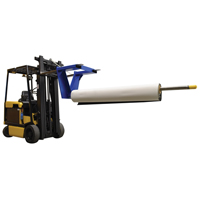 Fl&egrave;che de chariot &eacute;l&eacute;vateur pour tapis, 108-1/2" longueur, Install&eacute; sur fourche, Capacit&eacute; de 2500 lb Cam Industrial