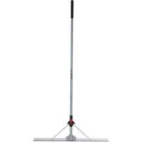 R&acirc;teau &agrave; niveler pour am&eacute;nagement paysager avec t&ecirc;te pliante, Manche Fibre de verre, 36" la, Lame Aluminium Cam Industrial