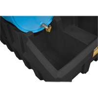 Porte-barils pour gestion de la distribution EcoPolyBlend, 59" lo x 49" la x 26" ha, 66 gal. US Capacit&eacute; Cam Industrial