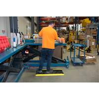 Tapis antifatigue, Losange, 1-2/3' x 3-1/4' x 3/4", Noir/Jaune, Polyur&eacute;thane Cam Industrial