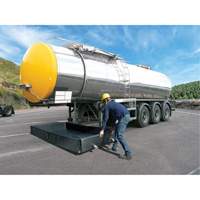 Ultra-Tanker Berm, 374 US gal. Capacity, 5' W x 10' L x 12" H, Foam Wall Cam Industrial