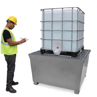 Ultra-IBC Spill Pallet en acier, Capacit&eacute; de d&eacute;versement 370 gal. US, 57,6" x 34,7" x 56,9" Cam Industrial